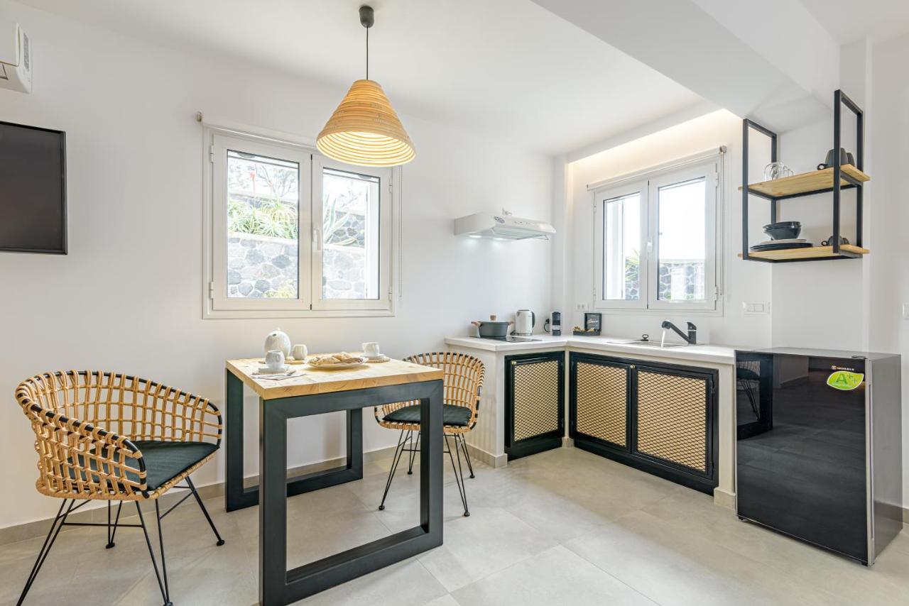 Thealos Santorini Pyrgos Kallistis Ngoại thất bức ảnh